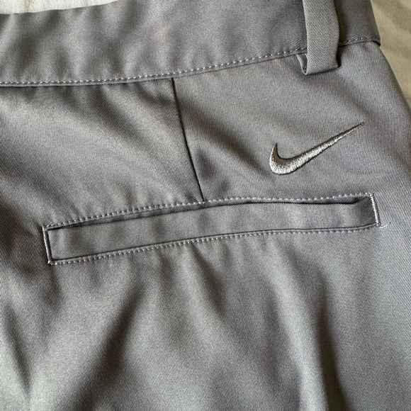 NIKE DRI FIT GOLF SHORTS SIZE 32 wonderful  Solid Nike shorts to golf in - Picture 8 of 12